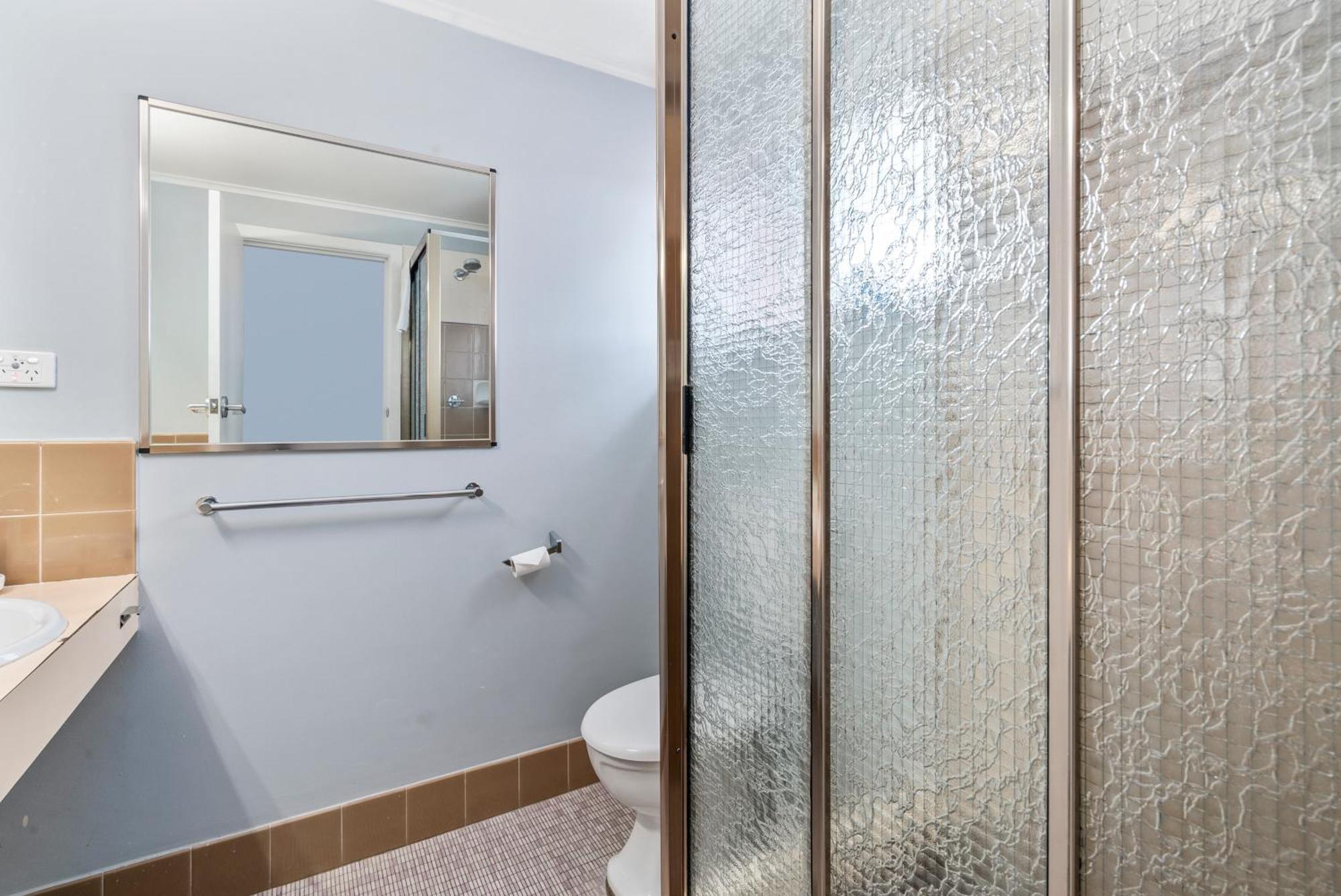 אלבורי Commodore Motor Inn מראה חיצוני תמונה