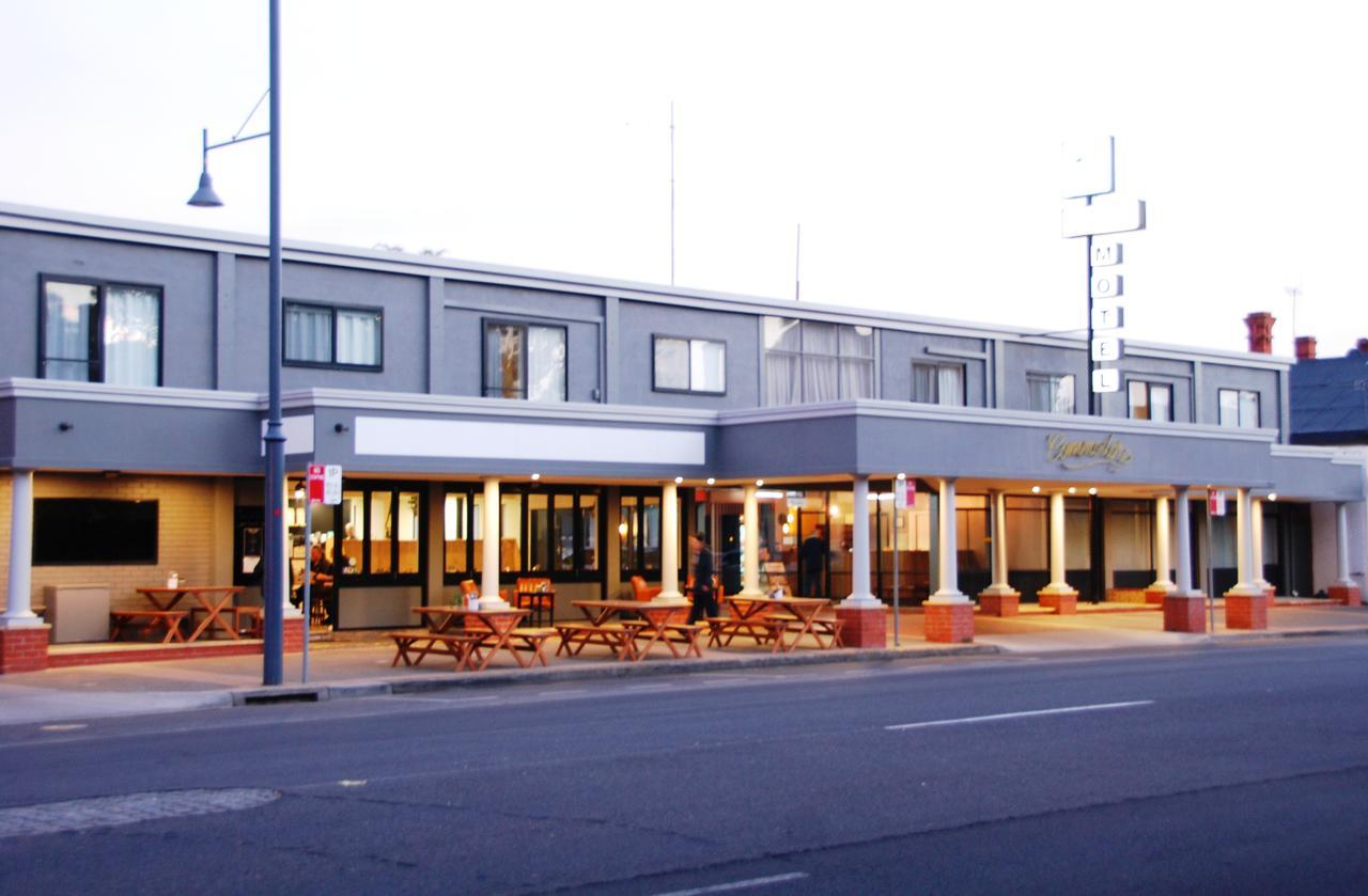 אלבורי Commodore Motor Inn מראה חיצוני תמונה