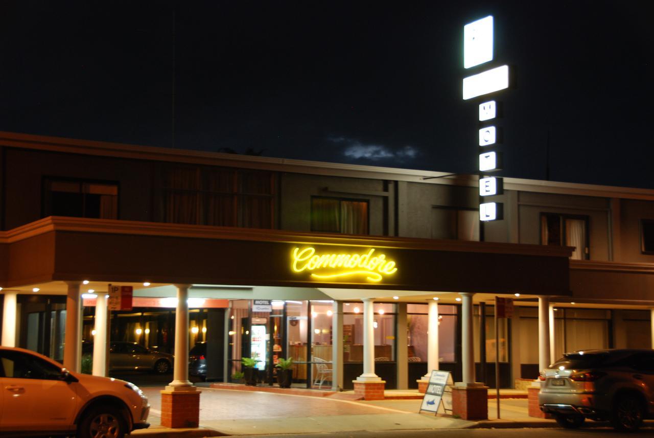 אלבורי Commodore Motor Inn מראה חיצוני תמונה